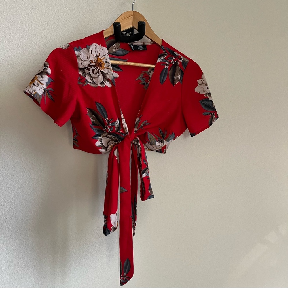 Cropped Floral Wrap Top